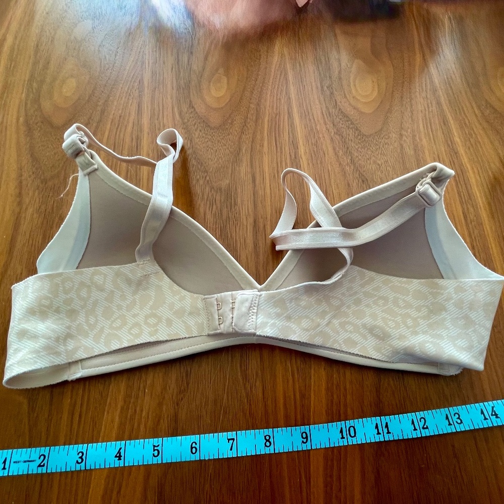 Warner's Wireless T-shirt bra- Cream color with Animal print-Size 34 A - Picture 3 of 4